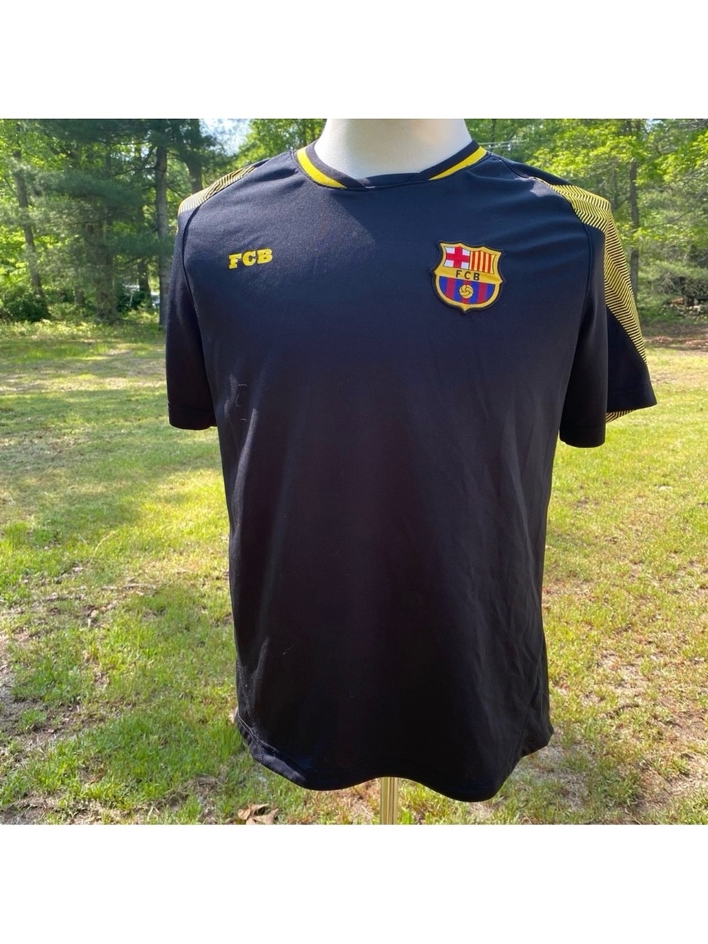 FC BARCELONA SHIRT JERSEY BLACK YELLOW STRETCH SHORT SLEEVE SIZE M
